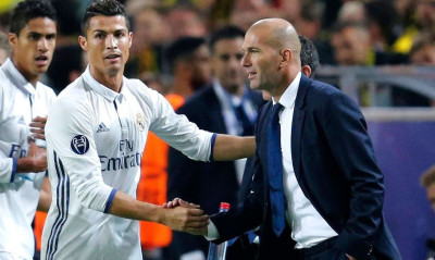 Μάντσεστερ Γιουνάιτεντ: Θέλει Ζιντάν, το σκέφτεται ο Γάλλος!