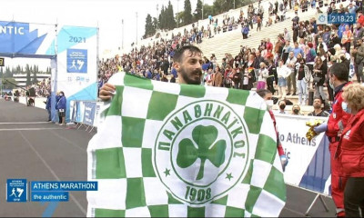 Μαραθώνιος: Μεγάλος νικητής ο Κώστας Γκελαούζος - Πανηγύρισε με τη σημαία του Παναθηναϊκού