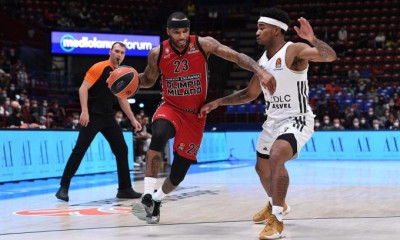 Αρμάνι-Μεσίνα: «Ο Ντιλέινι θα παίξει με τον Ολυμπιακό»