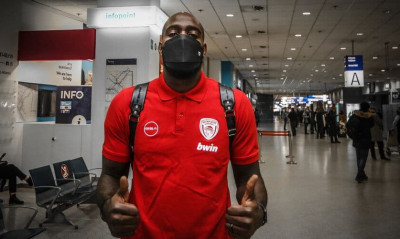 Ολυμπιακός: Ο ενθουσιασμός του Έισι και ο... αδελφός του (photos+video)