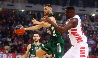 Ολυμπιακός-Παναθηναϊκός ΟΠΑΠ: ΑΠΙΣΤΕΥΤΟ τέταρτο δεκάλεπτο οι «πράσινοι» με 33 πόντους και 7 τρίποντα