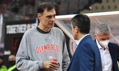 Ολυμπιακός - Παναθηναϊκός ΟΠΑΠ: Η άφιξη στο ΣΕΦ και το τετ α τετ Πρίφτη-Μπαρτζώκα (photos+video)