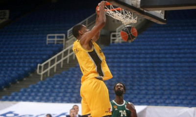 ΑΕΚ: Απειλείται με αφαίρεση βαθμού για οφειλές στον Μορέιρα!