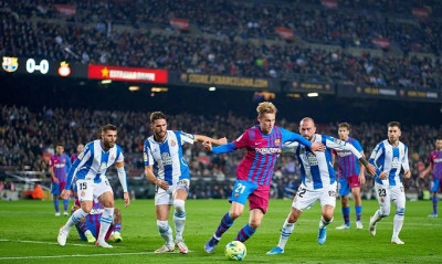 Μάντσεστερ Σίτι: Επίσημες επαφές με την Μπαρτσελόνα για τον Ντε Γιόνγκ