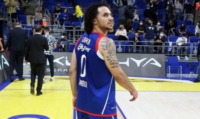 Εφές Αναντολού: Η κορυφαία εμφάνιση Λάρκιν (video)