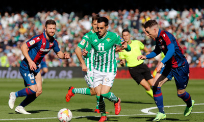 La Liga: Χατ τρικ Χουάνμι και σε τροχιά Champions League η Μπέτις! (Photos)