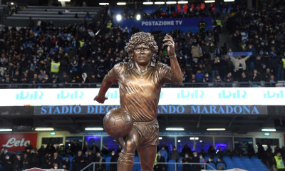 Νάπολι: Αποκαλυπτήρια στο άγαλμα του Μαραντόνα (Video+Photos)