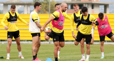 ΑΕΚ: Αποθεραπεία στο νέο γήπεδο στα Σπάτα – Μπήκε ο Τάνκοβιτς (video)