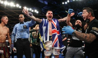 Πυγμαχία: Νέος παγκόσμιος πρωταθλητής ο Καμπόσος (photos+video)