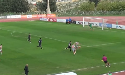 Τρομερά πράγματα σε αγώνα της Super League 2 - Δεν υπήρχε μικρή περιοχή στο γήπεδο (video)