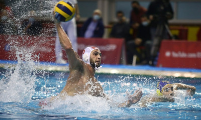 Champions League: Εκπληκτική άμυνα ο Ολυμπιακός, 8-4 τη Μπαρτσελονέτα