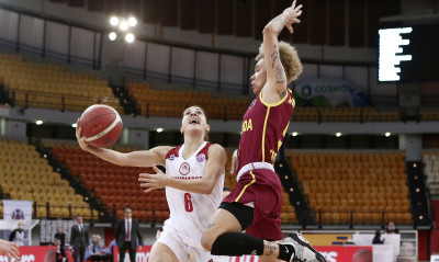 Μπάσκετ γυναικών: Μεγάλη ανατροπή από το -21 και νίκη για τον Ολυμπιακό