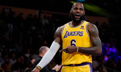 NBA: Επιστρέφει ο Λεμπρόν (photos+video)