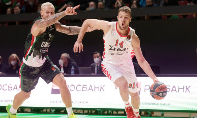 Ούνικς Καζάν-Ολυμπιακός 84-87: Ο Βεζένκοφ έκανε τη διαφορά!