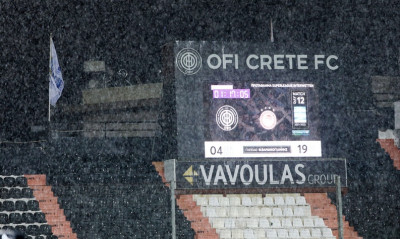 ΟΦΗ-Ολυμπιακός: Άνοιξαν οι ουρανοί στην Κρήτη πριν το ματς (photos)