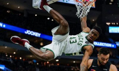 NBA: Μυθική αντίδραση Γιάννη Αντετοκούνμπο σε τρομερό κάρφωμα του Θανάση (video)