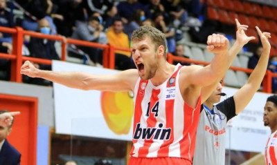 Βεζένκοφ: «Μας πείσμωσε η ήττα από τον Παναθηναϊκό»