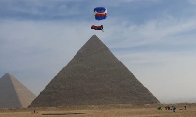 Τρομερή κίνηση οπαδού μετά από νίκη της ομάδας του - Πήδηξε από τα 4.500 μέτρα (video+photos)