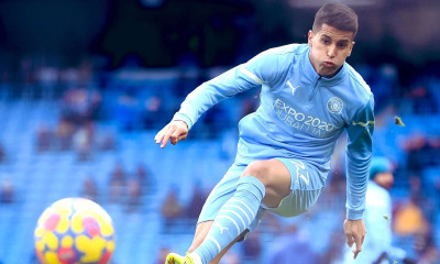 Μάντσεστερ Σίτι: «Ανοίγει» συζητήσεις επέκτασης συμβολαίου με Κανσέλο