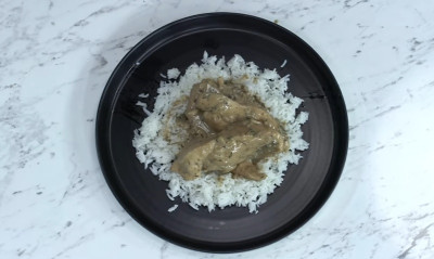 Άκης Πετρετζίκης: Κοτόπουλο με σάλτσα μουστάρδα-μέλι