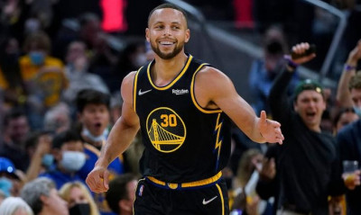 ΝΒΑ: Το απολαυστικό αφιέρωμα των Ουόριορς στον κορυφαίο σουτέρ της ιστορίας, Στεφ Κάρι (video)