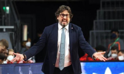 Τρινκιέρι: «Δεν θα κουνήσω το δάχτυλο στους παίκτες μου»