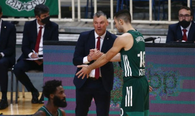 Παναθηναϊκός ΟΠΑΠ-Μπαρτσελόνα: Έδωσαν τα χέρια Παπαπέτρου - Γιασικέβιτσιους