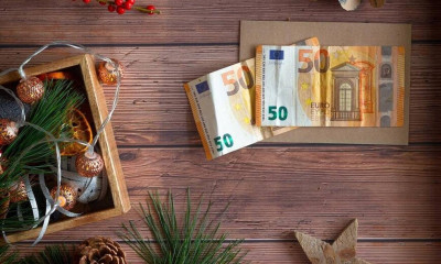 Δώρο Χριστουγέννων: Μέχρι πότε πρέπει να καταβληθεί - Τι ισχύει με όσους ήταν σε αναστολή
