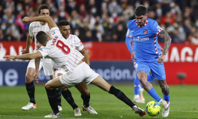 La Liga: Η Σεβίλλη έθεσε νοκ άουτ την Ατλέτικο και κυνηγάει τη Ρεάλ Mαδρίτης! (vid+pics)