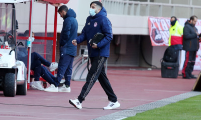 Ολυμπιακός-Λαμία: Στον πάγκο ο Μανωλάς - Αποθεώθηκε από τον κόσμο (photos)