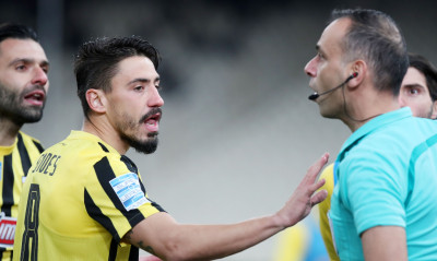 ΑΕΚ-ΟΦΗ: Το απίθανο γκολ του Σιμόες που δεν μέτρησε (video)