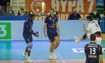 Το σήκωσε ο Φοίνικας Σύρου - Σάρωσε τον Ολυμπιακό και πήρε το Super Cup (video)