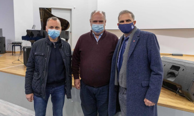 Αστέρας Τρίπολης: Μοίρασε μπάλες  στο Μουσικό Σχολείο Τρίπολης (video)