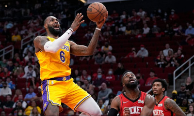 NBA: Το μοναδικό επίτευγμα του Λεμπρόν Τζέιμς (photos+video)