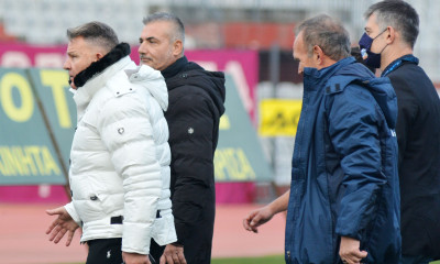 Super League 2: Ένταση στο ΑΕΛ-Ξάνθη - Έξαλλος ο Κούγιας, «μπούκαρε» στο γήπεδο