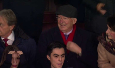 Μάντσεστερ Γιουνάιτεντ: Το πανό ευχή στον Σερ Άλεξ! (Photos)