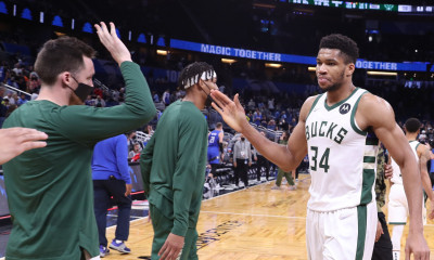 NBA: Νικηφόρο φινάλε για το 2021 οι Μπακς με κορυφαίο Giannis (photos+videos)