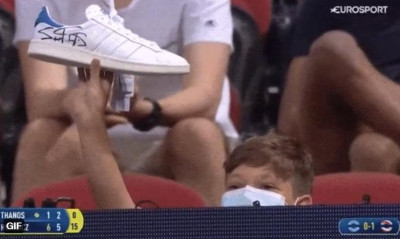 ATP Cup: Το δώρο του Τσιτσιπά σε πιτσιρικά (video)