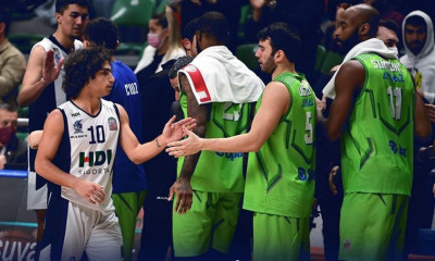 Απίστευτο! Η Τόφας διέσυρε την Αφιόν με σκορ 145-55!