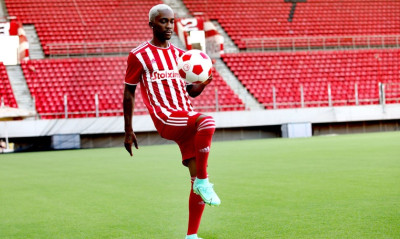 Ολυμπιακός: «Κρούση στους Πειραιώτες για τον Ονιεκούρου»