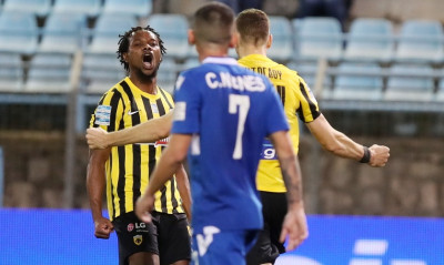 Λαμία-ΑΕΚ: Προβάδισμα με «οβίδα» Λιβάι - Ακυρώθηκε γκολ του Καρίμ (photos+videos)