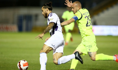 Ιωνικός-Απόλλων Σμύρνης: Στον… αέρα το ματς - Νέα κρούσματα στην «Ελαφρά Ταξιαρχία»