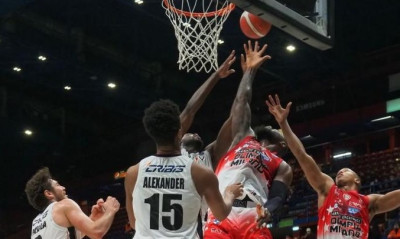 Αρμάνι-Τορτόνα 72-60: Νίκη με υπογραφή «διπλού» Μπέντιλ