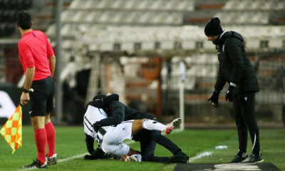 ΠΑΟΚ-Παναιτωλικός: Έξαλλος ο Λουτσέσκου - Κλώτσησε μπουκάλι, τον «κατεδάφισε» στο γκολ ο Ζαμπά