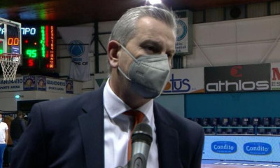 Ζούρος: «Θα υπάρξει εβδομάδα και με τέσσερα ματς, πρέπει να αντέξουμε» (video)