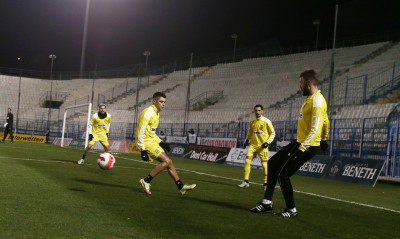 Επεισόδια και συλλήψεις οπαδών στη Ριζούπολη - Κατασχέθηκαν τσεκούρια, μαχαίρια (photos)