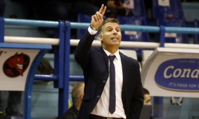 Μέξας: «Θέλουμε δύο παίκτες, δεν μας σεβάστηκε η διαιτησία»