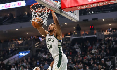 NBA: Το απόλυτο οι Ράπτορς κόντρα στους Μπακς (video)