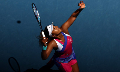 Australian Open: «Σαρωτικές» Ναόμι Οσάκα και Άσλεϊ Μπάρτι, αποκλείστηκε η Κόκο Γκοφ (photos+videos)