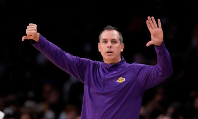 Λέικερς: Προς την έξοδο ο Βόγκελ!